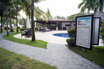 Sunset Del Mar Beach Resort