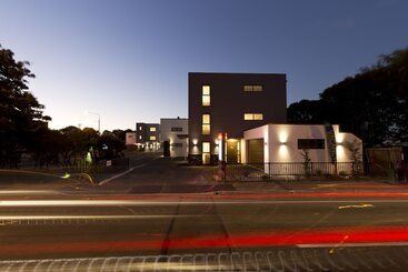 239 On Lincoln Motel