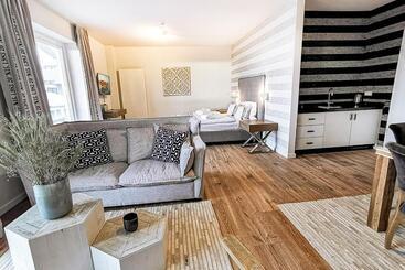 Отель Easy Living