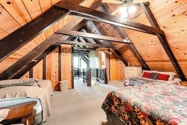 Сельский дом Beach Access, Furnished Deck & Grill: Arnold Cabin