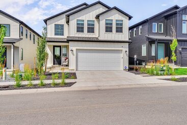 Gîte Rural Park City Home W/ Game Room: Ski, Mtn Bike & More!