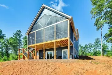 Mökkimajoitus Private Hot Tub: Lakefront Connelly Springs Escape