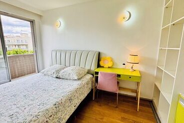 هاستل La Défense Arena3km&stade Yves Du Manoir