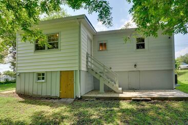 Landhus Charming Danville Home: 1/2 Mi To Caesars Virginia