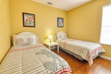 コテージ Clifford S Pinewood Estates Vacation Home