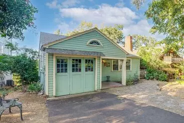 Dog Friendly  Columbia Cottage  In Hood River!