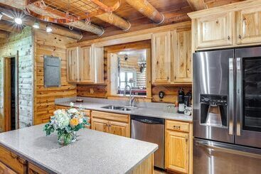 コテージ Rustic Retreat In Hickman On 160 Acres W/ Views!