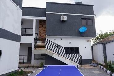 هتل And Luxury Apartment By Trips