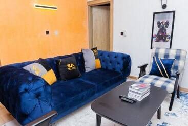 هتل And Luxury Apartment By Trips