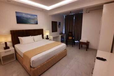 فندق Lavinia Bay Beach