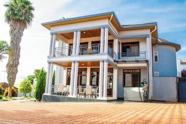 Netluna Villa Hotel & Tours