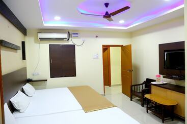 Lomakeskus Divya Lodge & Hotels