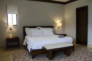 Hotel Paseo Suites El Valle, Luxury Apartments