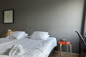 Hotel The Rooms Airport   20rooms