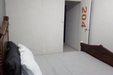 Mangue Oranje Hostel