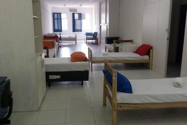 Mangue Oranje Hostel