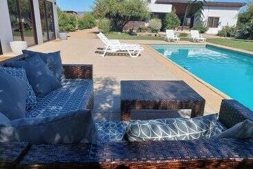 تختخواب و صبحانه Callihue Lodge