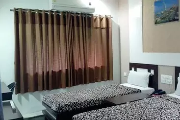Hotel Decent