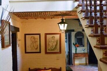 Casa Palomas Bed And Breakfast