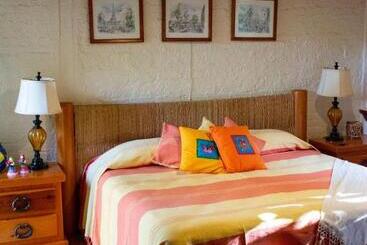 Casa Palomas Bed And Breakfast