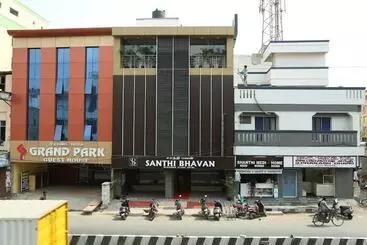 ホテル Santhi Bhavan
