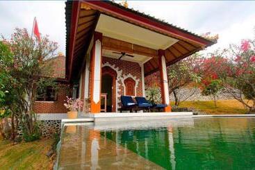 Sing Sing Resort Lovina