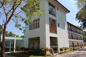 Yala Hotel Elephant Eye