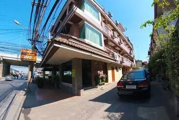 Hotel Kraisaeng Place