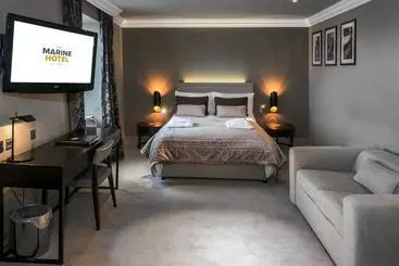 Hotel The Marine