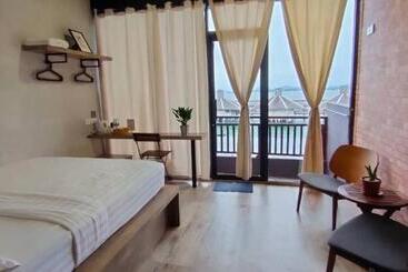 Cube Bed Station   Hostel