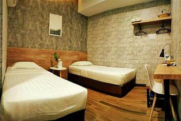 Cube Bed Station   Hostel