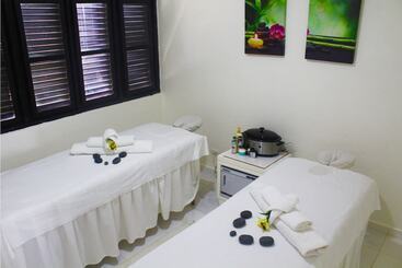 هتل Ahnvee Resort Adults Only