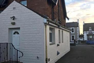 تختخواب و صبحانه Glenlossie Guest House