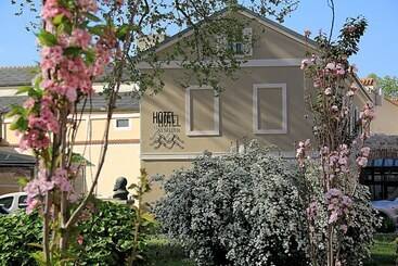 Almayer Art & Heritage Adults Only Hotel And Dépendance Rooms