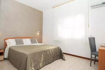هتل La Perla