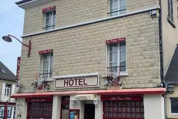ホテル Au Vieux Puits
