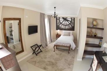 هتل Grand Petit Casa