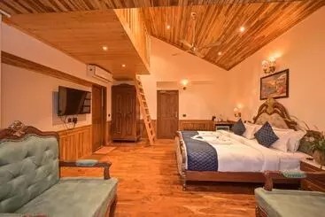 Jungle Lodge Resort