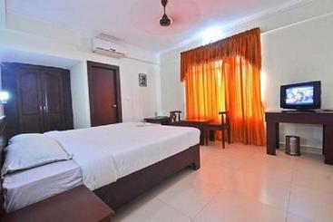 Hotel Green Land Residency