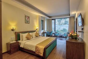 فندق Katoch Grand By Vivaan