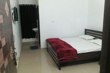 Hotelli O Sector 14 Formerly Saniya