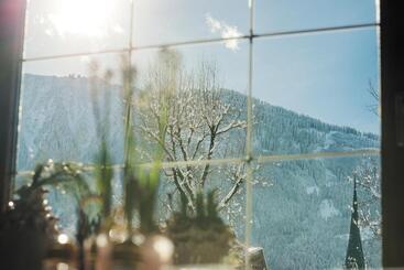 ホテル Alpenhof Kristall