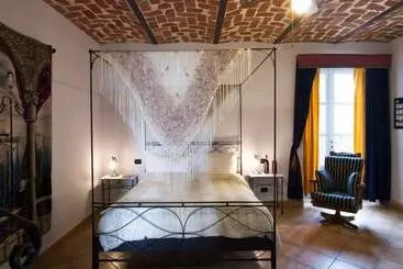 هتل Cascina Desderi