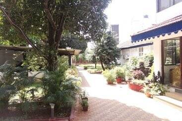 בית מלון כפרי The Blue Lagoon Resort