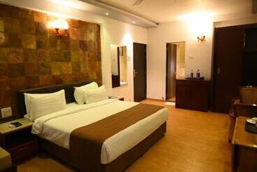 The Grand Legacy Resort & Spa Tgl Pure Vegetarian Mahabaleshwar