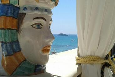 Bed and Breakfast Molo Di Levante   Rent Apartment