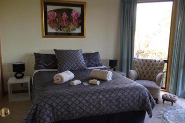 Launceston Apartment Bed And Breakfast Retreat