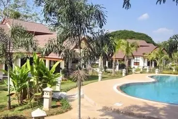 Pang Rujee Resort