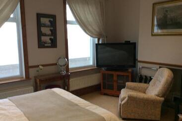 צימר The Ship Inn   Sandgate