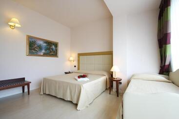 Отель Metropolitan